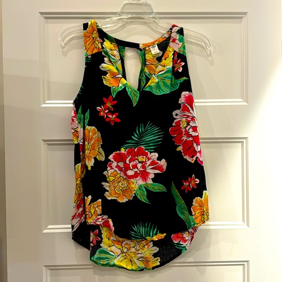 Old Navy Flower tank - Picture 1 of 2